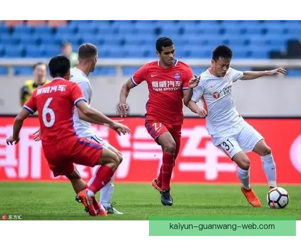 蓝狐近15轮仅取11分深陷降级区 保级对手少赛1场领先1分